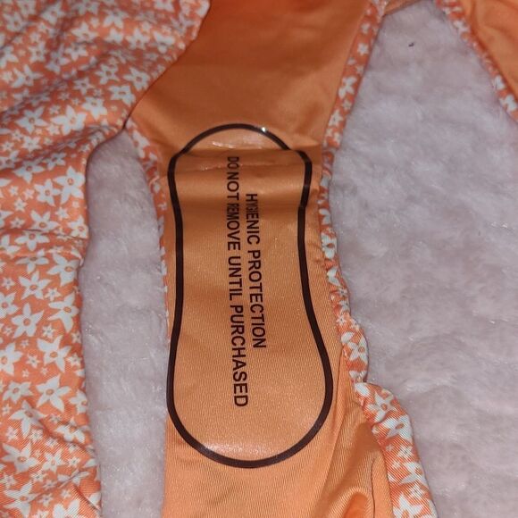 Patagonia Women's Upswell Bottoms Bell Flower: Tigerlily Orang… - Picture 8 of 10